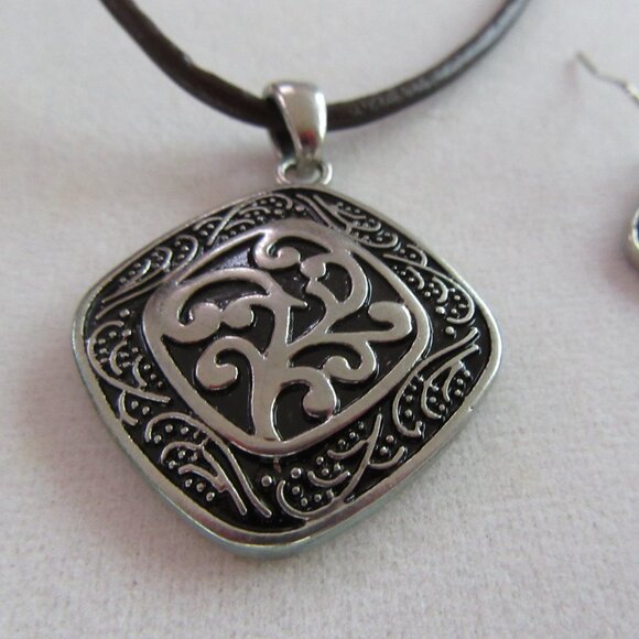 Lia Sophia 'Sheridan' silver & black enamel pendant necklace & earrings - Picture 5 of 9